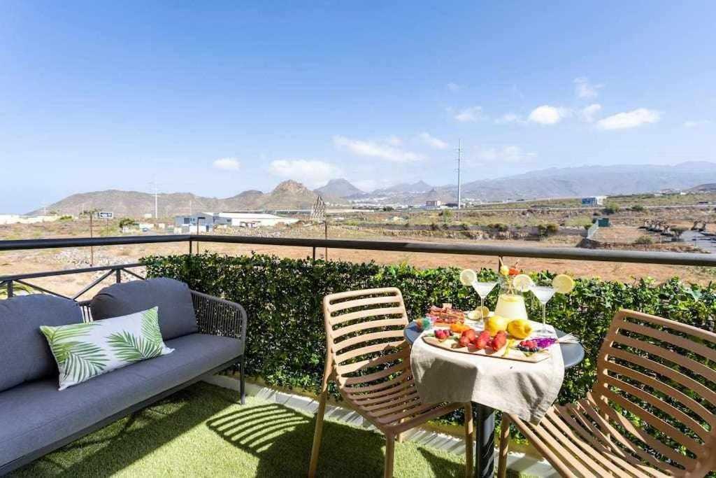 Sunny Island Arona Appartement Cho